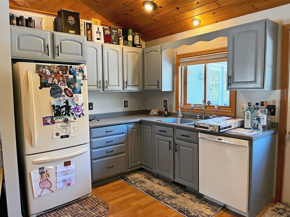Painted kitchen cabinets, comparison 7