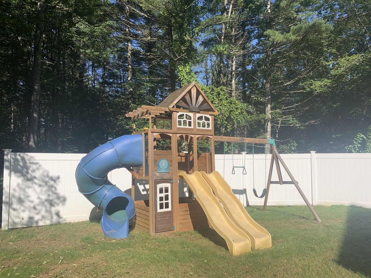 Outdoor playset before painting, comparison 7